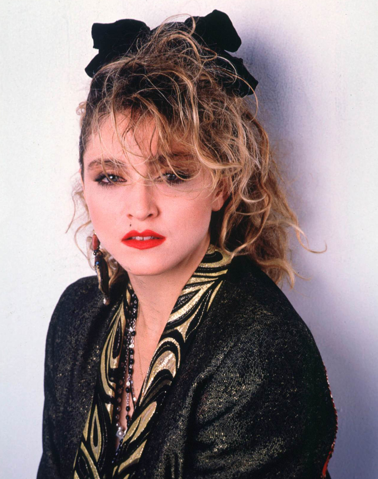 Madonna - Into Groove • Hitstreet.net